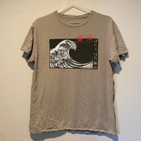 The Bowery Tan T-Shirt Medium Great Wave Japanese Graphic‎ Tee - Picture 1 of 4